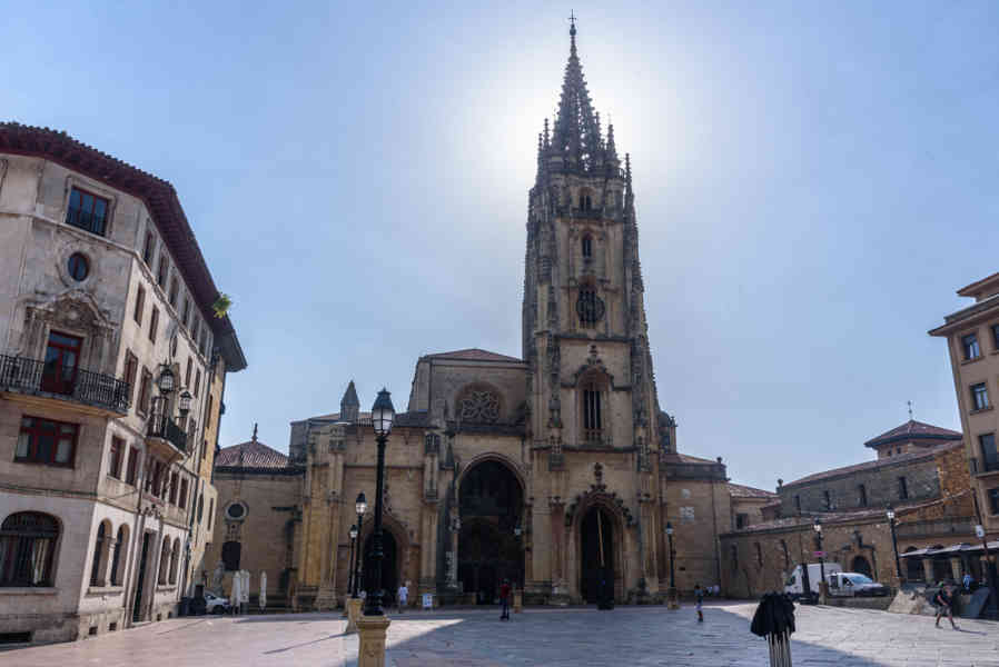 Oviedo 009 - santa iglesia catedral metropolitana el Salvador de Oviedo.jpg